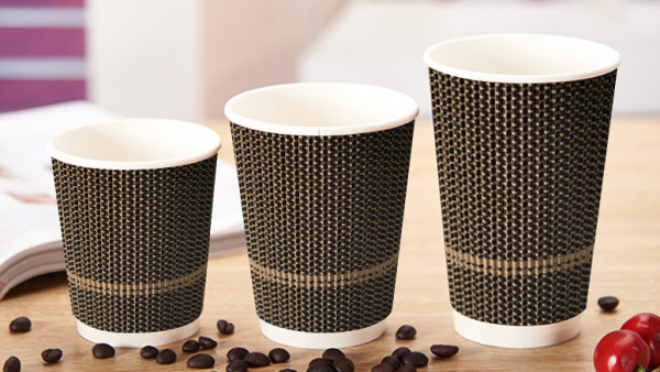 CUPS WATER BOTTLES/Discponsable cupls for coffee